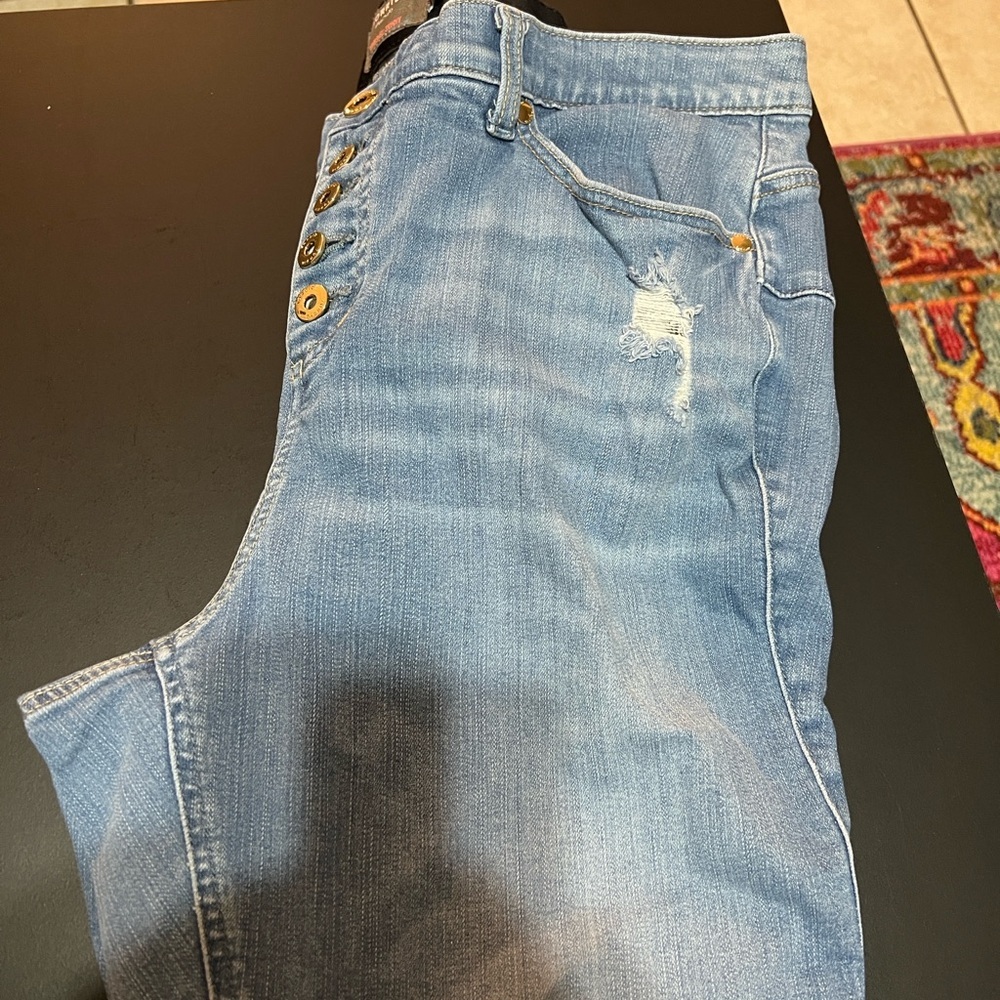 Torrid Light Blue Distressed bombshell skinny jeans - Picture 3 of 9